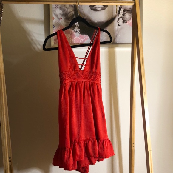 Urban Outfitters red dress - Picture 2 of 5